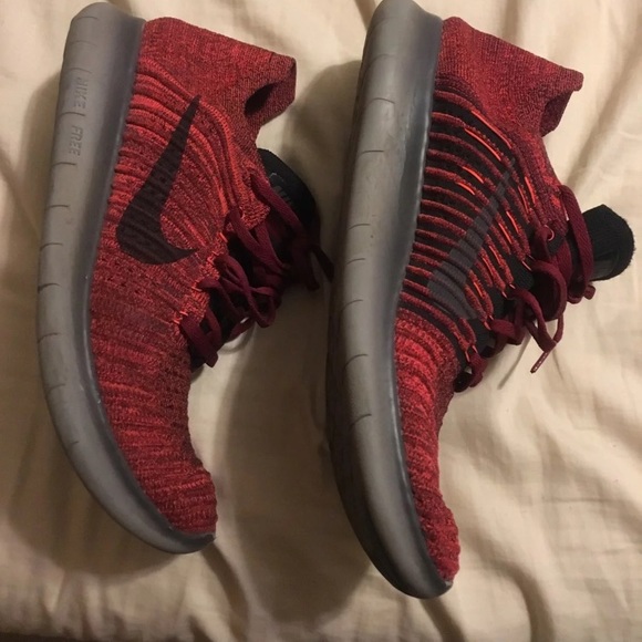 Nike free runs - Picture 1 of 3